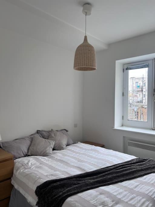 Central , Bright And Modern Flat Up To 4 People Лондон Экстерьер фото
